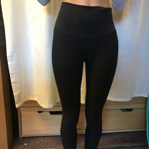 Lulu cropped leggings (at ankle)